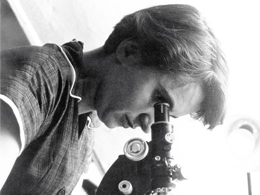 02-Rosalind with microscope